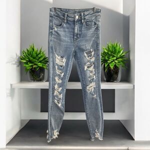 American Eagle Outfitters Distressed Blue Jeans for Women size 4